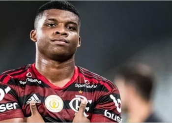 Lincoln se recusa a ir para o Sub-20 e Flamengo retira materiais do jogador do vestiário