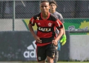 Liberado pela CBF, Natan volta ao Flamengo e fica à disposição de Ceni para jogar no Brasileirão