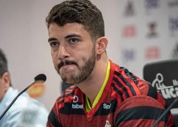 Gustavo Henrique e Léo Pereira estão próximos de deixar o Flamengo; atletas são contestados pela torcida