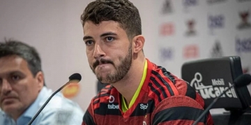 Gustavo Henrique e Léo Pereira estão próximos de deixar o Flamengo; atletas são contestados pela torcida