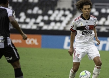 Willian Arão não titubeia e fala tudo o que pensa de Rogério Ceni após eliminações na Libertadores e Copa do Brasil