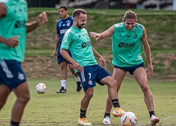 Jogadores do Flamengo fazem ‘churrasquinho’ após treinamento; parte da torcida fica irritada