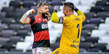 Fim de semana perfeito: Flamengo goleia Santos, vê São Paulo tropeçar e se aproxima da liderança do Brasileirão