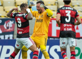 Após Gabigol comemorar com Diego Alves, Rogério Ceni tenta minimizar o suposto ‘recado’