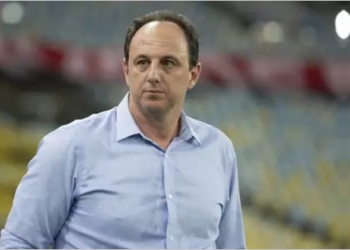 Rogério Ceni decide pedir a diretoria do Flamengo para renovar com jogador