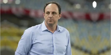 Rogério Ceni decide pedir a diretoria do Flamengo para renovar com jogador
