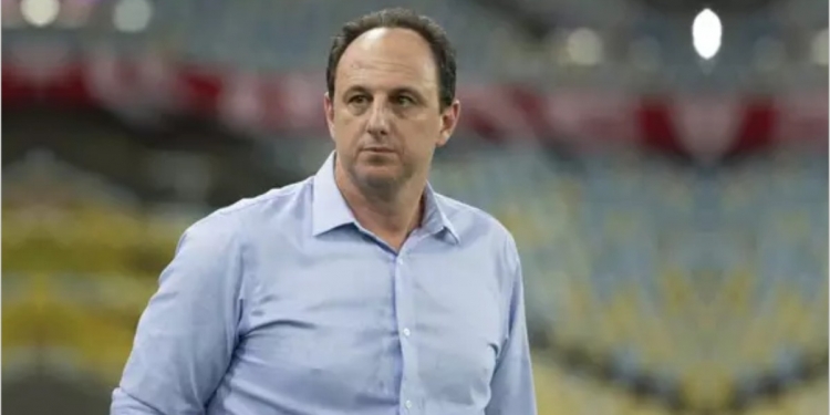 Rogério Ceni decide pedir a diretoria do Flamengo para renovar com jogador
