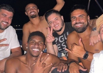 Goleiro Hugo Neneca se mete em novo escândalo nos bastidores com completo desrespeito aos protocolos de segurança