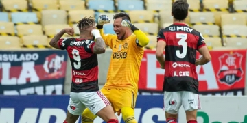 Diretoria do Flamengo permanece intransigente na novela com Diego Alves apesar de apoio expresso do elenco