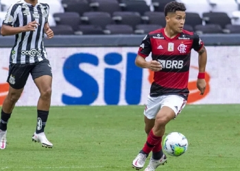 Jovem prodígio da base, substituto de Willian Arão, revela puxão de orelha de Rogério Ceni