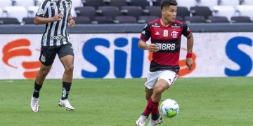 Jovem prodígio da base, substituto de Willian Arão, revela puxão de orelha de Rogério Ceni
