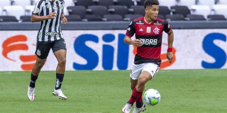 Jovem prodígio da base, substituto de Willian Arão, revela puxão de orelha de Rogério Ceni