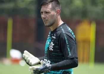 Mister pediu e o Benfica obedeceu: Diego Alves, sonho antigo de Jorge Jesus, entra na mira do clube português