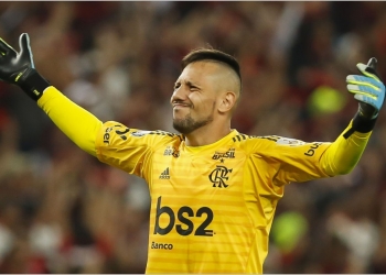 Flamengo e Diego Alves entram em acordo e goleiro renova por mais um ano