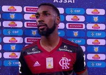Gigantes do futebol brasileiro deixam rivalidade de lado e saem em defesa de Gerson após ataque de injúria racial