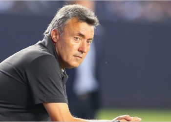 O que está atrapalhando a rescisão de Domènec Torrent com o Flamengo