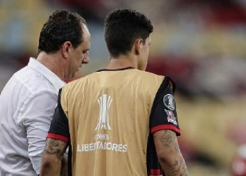 Zinho cobra infantilidade de Gabigol e defende Pedro como titular em seu lugar