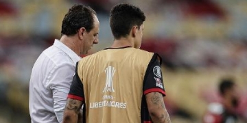 Zinho cobra infantilidade de Gabigol e defende Pedro como titular em seu lugar