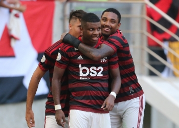 Adeus, Flamengo: Huddersfield, da Inglaterra, dá início às conversas pela contratação de Lincoln
