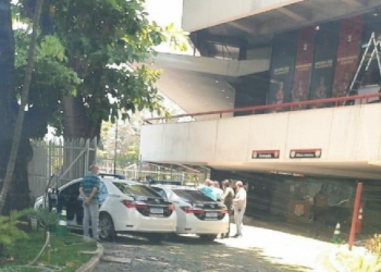 Manhã começa agitada na Gávea com a presença de agentes da Polícia Civil