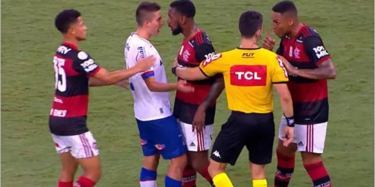 Bahia encomenda laudo e prova mostra que Ramírez não teria chamado jogador do Flamengo de ‘seu negro’