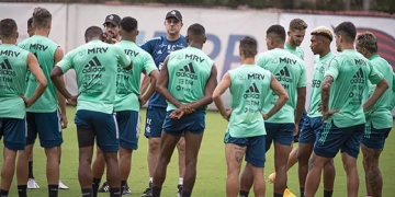 Dia do Natal será de trabalho duro no Ninho do Urubu de olho no Fortaleza; Rogério Ceni faz ajustes finais