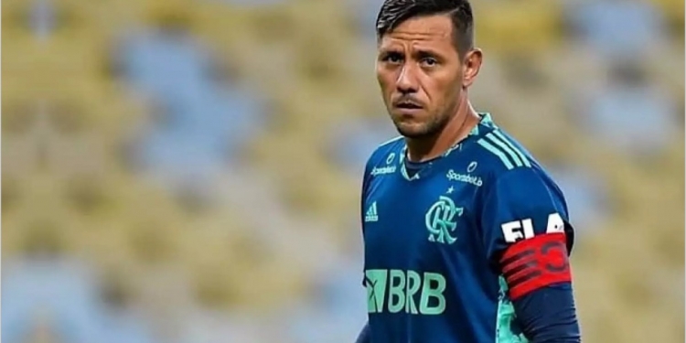 Diego Alves sente lesão e é desfalque no jogo do Flamengo contra o Fortaleza; Ceni precisará improvisar