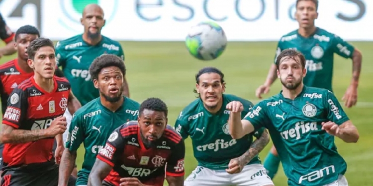Zagueiro afastado por ‘mau comportamento’ ganha perdão da diretoria e é reintegrado ao elenco profissional do Flamengo