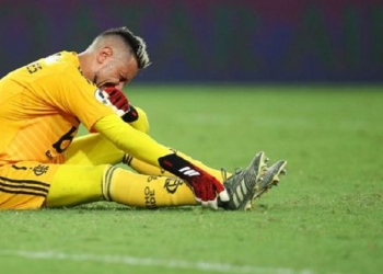 Flamengo confirma lesão muscular de Diego Alves; goleiro está cortado dos titulares e inicia recuperação médica