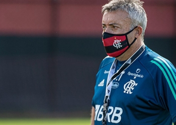 Meses após demissão, Domènec Torrent ainda não assinou rescisão contratual com o Flamengo