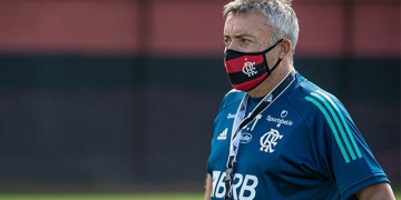 Meses após demissão, Domènec Torrent ainda não assinou rescisão contratual com o Flamengo
