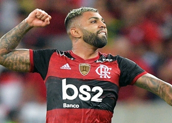 Gabigol encerra jejum, volta a marcar e acirra disputa com Pedro pela titularidade no Flamengo