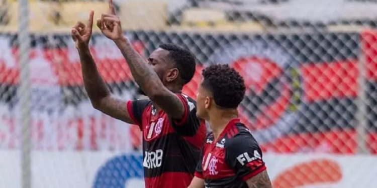 Dor de cabeça para Rogério Ceni: Flamengo tem jogadores pendurados diante do Fluminense pelo Brasileirão