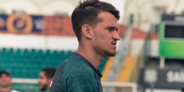 Zagueiro formado no Flamengo anuncia sua precoce aposentadoria aos 23 anos após série de cirurgias malsucedidas