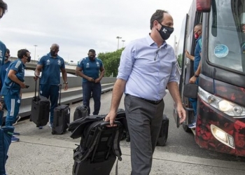 Flamengo vive pressão internada para saída de Rogério Ceni