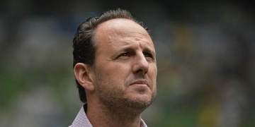 Rogério Ceni explica motivo pelo qual deixou Gabigol no banco de reservas contra o Ceará