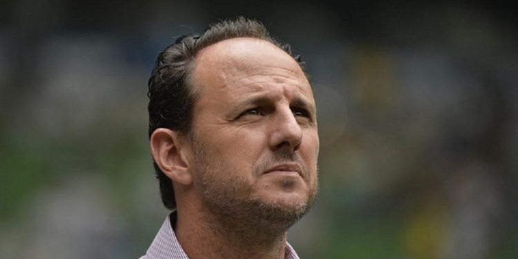 Rogério Ceni explica motivo pelo qual deixou Gabigol no banco de reservas contra o Ceará