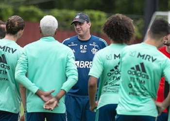 Renê, Gustavo Henrique, Vitinho e mais 6 jogadores causam irritação na diretoria do Flamengo e são postos à venda
