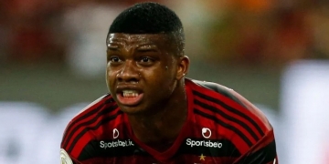 Eric Faria detona venda de Lincoln: ‘a notícia certa é: Flamengo doa jogador, sem brincadeira’