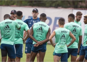 Jornalista revela o suposto problema de Rogério Ceni no comando do Flamengo