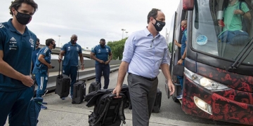 Flamengo embarca para Goiânia e ficará 1 semana longe do Rio de Janeiro; entenda a situação
