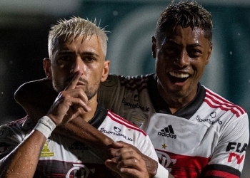 Diego brilha, Arrascaeta ganha protagonismo e Gabigol volta a marcar; trio é eleito melhor em campo pelo Flamengo