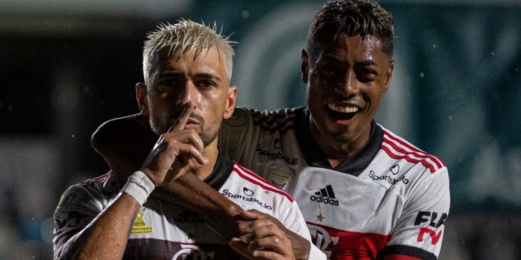 Diego brilha, Arrascaeta ganha protagonismo e Gabigol volta a marcar; trio é eleito melhor em campo pelo Flamengo