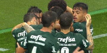 Adversário do Flamengo na próxima rodada, Palmeiras massacra Corinthians com goleada histórica de 4 a 0