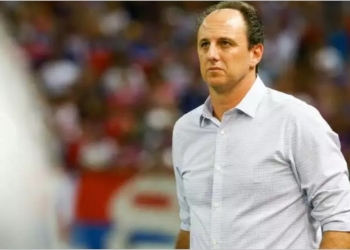 Comentarista detona decisão de Rogério Ceni para o elenco do Flamengo