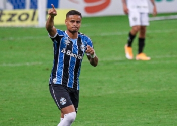 Galo e Grêmio ficam no empate, Flamengo sorri feliz da vida e enxerga abertura de caminho para a liderança do Brasileirão