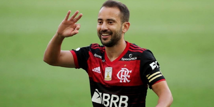 Clube árabe prepara investida milionária para tirar Everton Ribeiro do Flamengo
