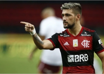 Flamengo atropela o Palmeiras e Arrascaeta manda recado à torcida rubro-negra