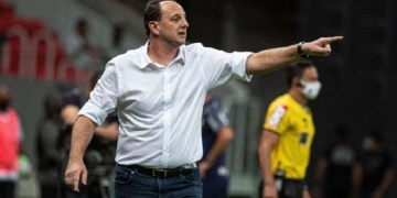 Rogério Ceni acerta na aposta, explica Willian Arão como zagueiro e garante: ‘Não escalo com opiniões externas’