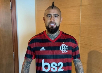 Após assumir desejo de jogar pelo Flamengo, Arturo Vidal faz post emblemático e enlouquece torcedores